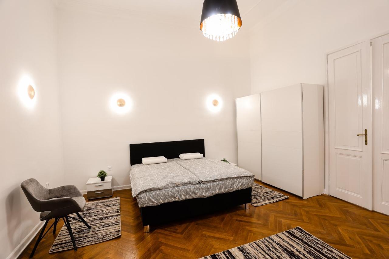 Chain Bridge Center Dorothea Appartement *